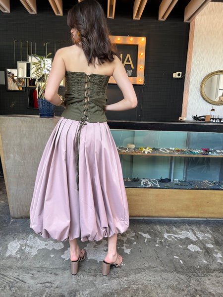 Blusa strapless globo