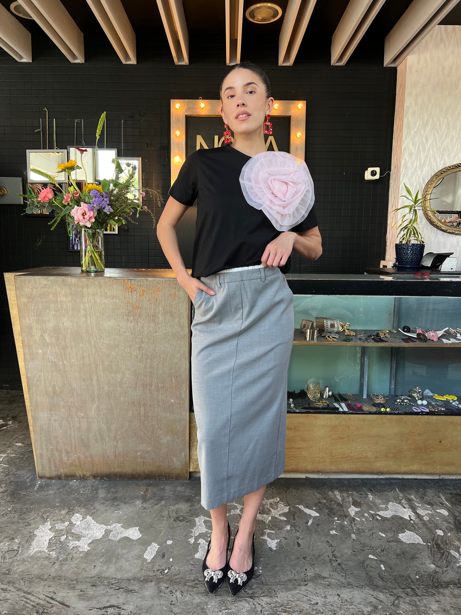 Falda gris lápiz