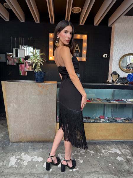 Vestido asimétrico flecos
