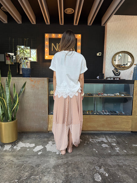 Blusa blanca con encaje