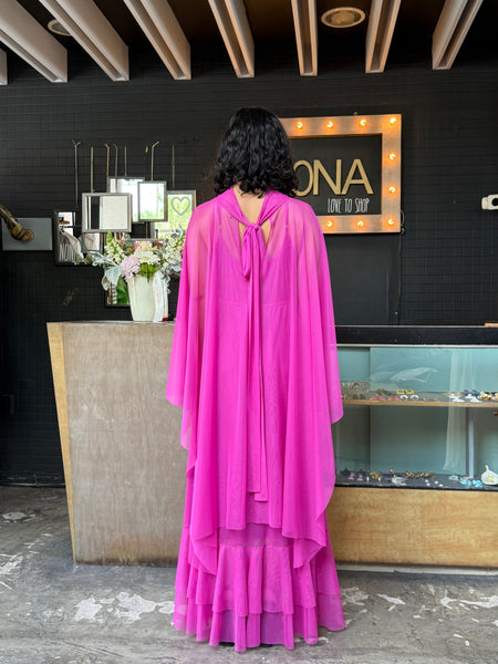 Vestido con capa