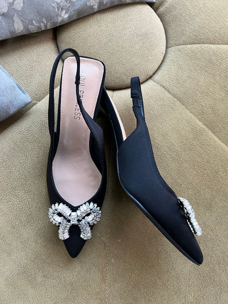 Stiletto negro moño