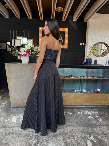 Pantalón negro con rayas